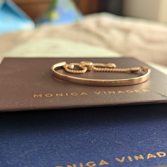 Monica Vinader Fiji Chain Engravable Bracelet - Picture 6 of 8